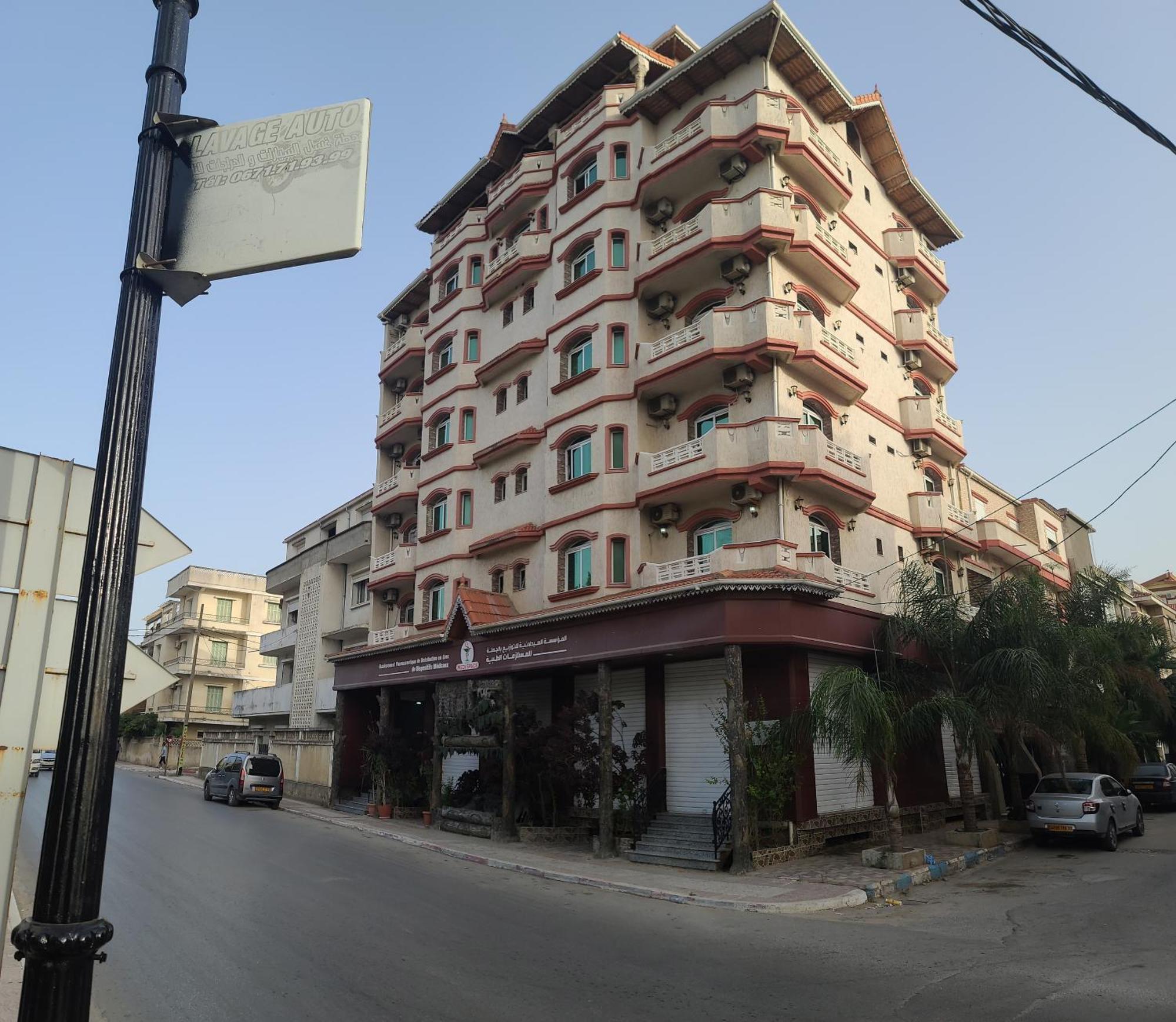 Jijel Koutama מראה חיצוני תמונה